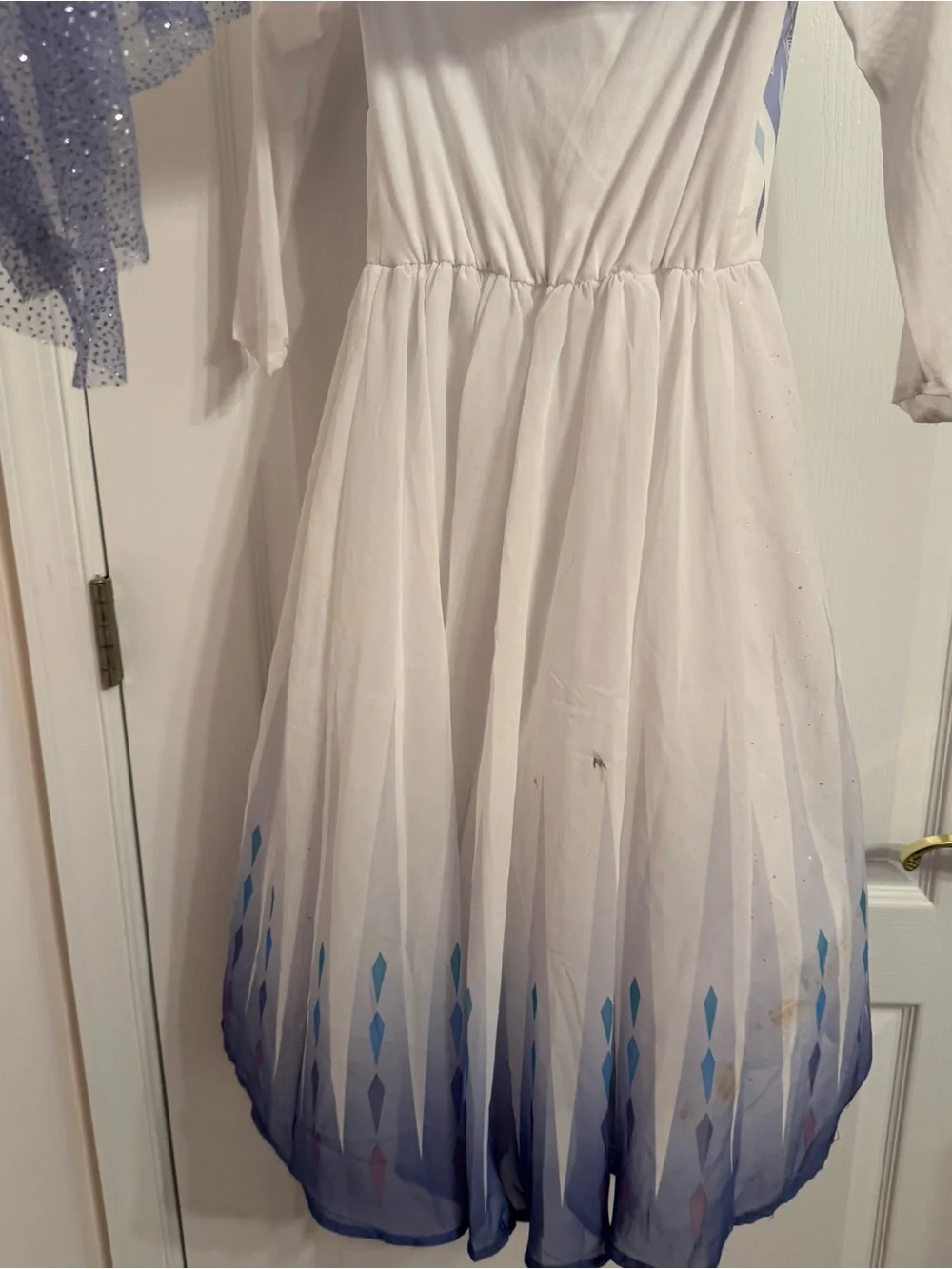 Disney Elsa Frozen 2 Princess Gown Girl’s Halloween Costume Dress Size Small